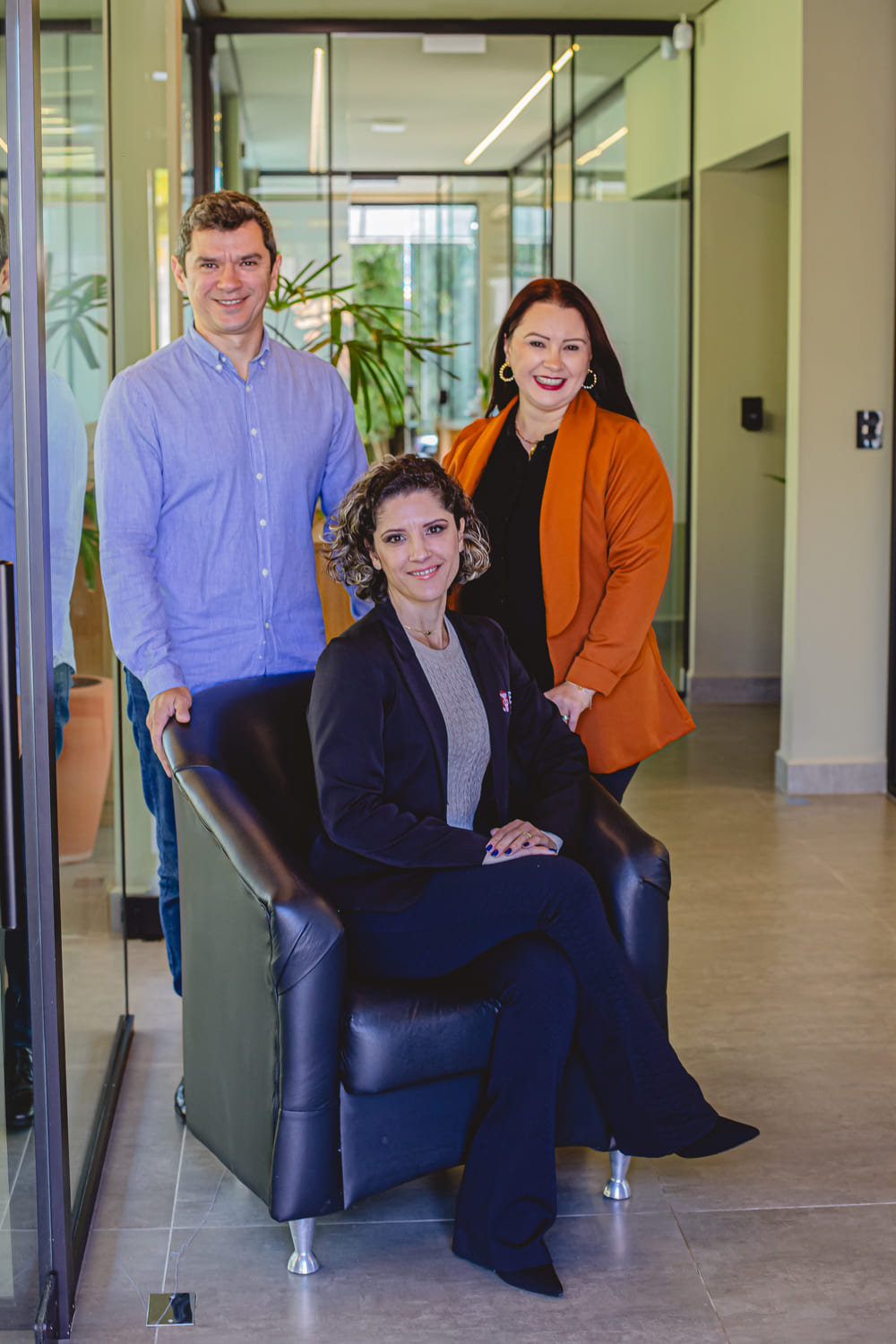 Bulek Contabilidade | Duas mulheres e um homem